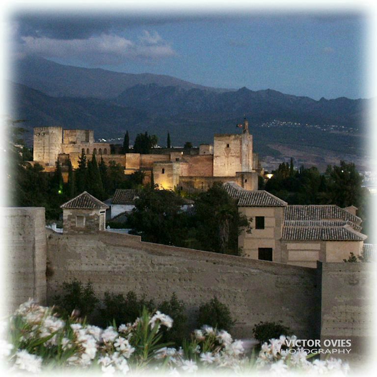 La Alhambra y la muralla Ziri desde San Cristobal